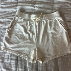Cozy Earth cream bamboo shorts size medium